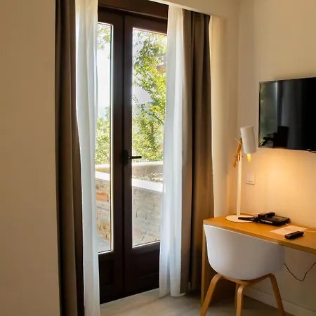 Lucerna Sports & Ξενοδοχείο 4*
